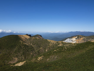 安達太良山から鉄山をのぞむ