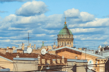 Fototapeta na wymiar View of Kazan Cathedral from the roofs of Saint Petersburg