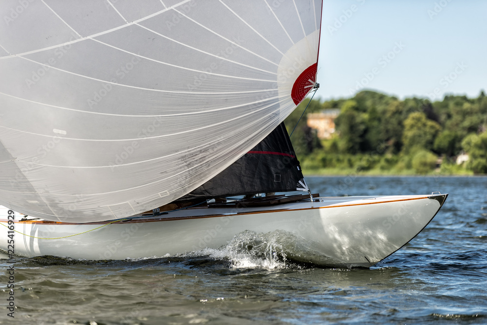 Fototapete klassische Segelyacht bei einer Regatta