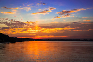 Gorgeous colourful su*8nset