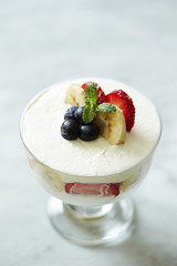 Fresh fruit yogurt 