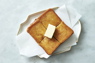 Toast with margarine 