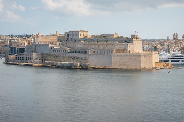 Fototapeta na wymiar View of Senglea fortified city across Grand Harbour from Valletta, Malta