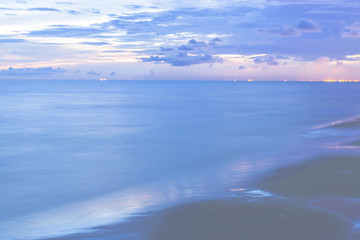 Fototapeta premium Exotic beach nature and clouds on horizon. Summer beach paradise. beach relax, landscape morning sea.