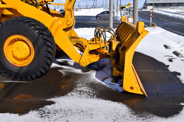 待機中の除雪車