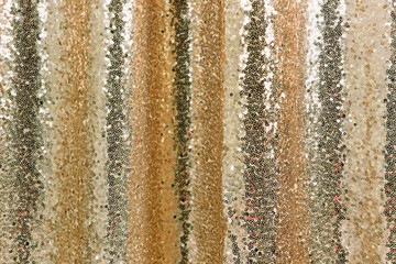 disk-shaped bead used for decorative purposes. In earlier centuries, they were made from shiny metals made from plastic. used on clothing, jewelry, bags, shoes and many other accessories