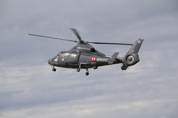 Fototapeta na wymiar Hélicoptère de la Marine Française