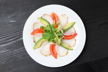 タコとアボカドのカルパッチョ