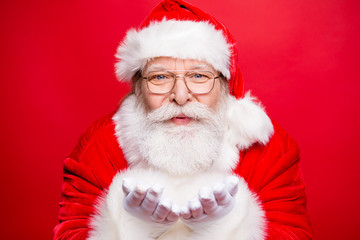 Holly jolly x mas is coming! Close up portrait of stylish aged h