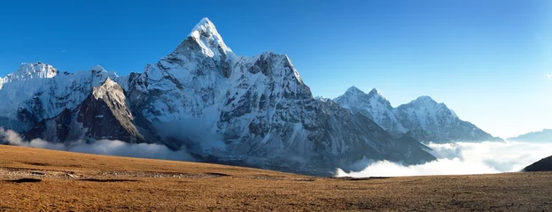 Crédence de cuisine en verre imprimé Ama Dablam Mount Ama Dablam on the way to Mount Everest Base Camp