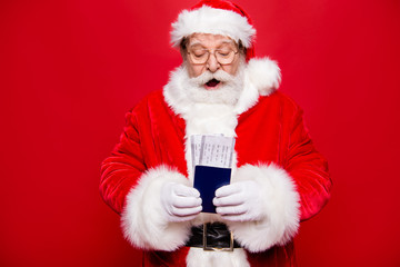 Naklejka premium Free december noel time on journey travel! Finally check-in depa