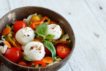Mixed salad with mozzarella