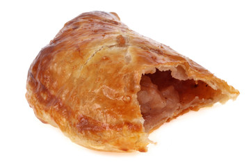 Chausson aux pommes entamé 