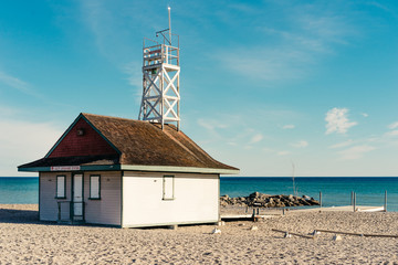 Obraz premium Beach lifeguard station