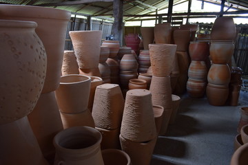 Fototapeta na wymiar clay pot, handicrafts and ceramics, Maragogipinho, Bahia, Brazil