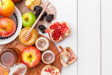 Apple and honey, traditional food of jewish New Year - Rosh Hashana.