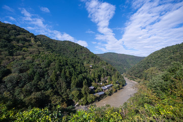 Fototapeta premium 京都嵐山 豪雨後の保津川