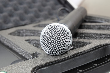 Wireless microphone with Receiver on black box