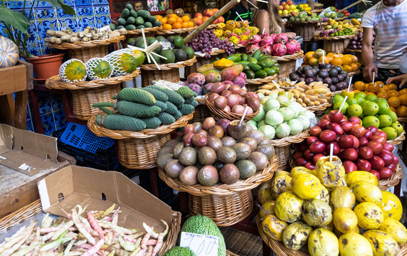     Markthalle in Funchal - Obst & Gemüsemarkt 