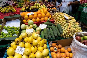     Markthalle in Funchal -  Obst & Gemüsemarkt