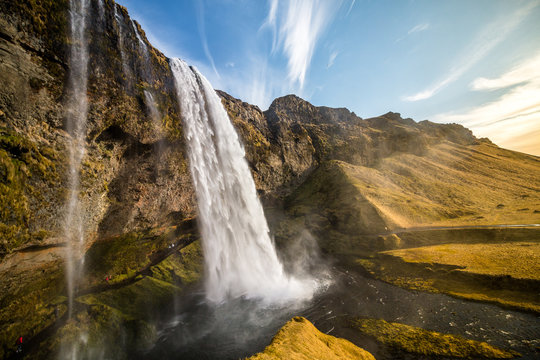 Seljalandsfoss watefall in iseland - wonderful!