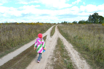 Fototapeta premium girl on the road