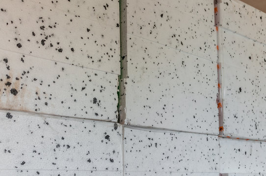 Płyty białego styropianu elewacyjnego