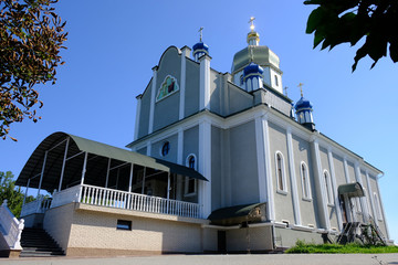 Ukraina - monastyr na wzgórzu nad Dniestrem w miejscowości Kryszczatyk © Iwona