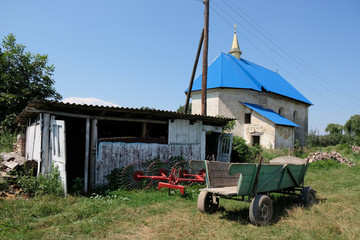 Ukraina - zabytkowy kościół w miejscowości Latacz