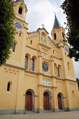 Fototapeta na wymiar Pfarrkirche Maria Himmelfahrt Bruneck