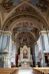 Fototapeta na wymiar Pfarrkirche Maria Himmelfahrt Bruneck