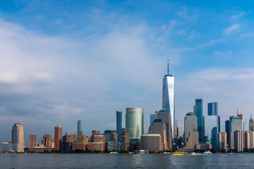 Fototapeta na wymiar Skyline of Downtown Manhattan over Hudson River