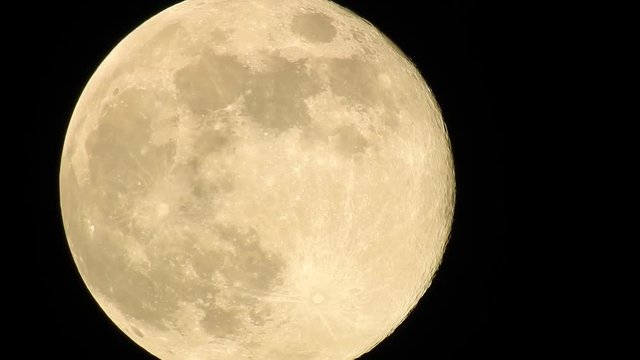 月 満月 衛星