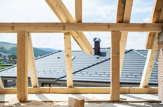 Making roof with wooden beams
