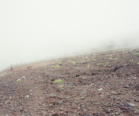 富士山　 霧がかっている登山道