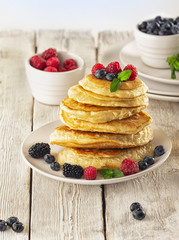 pancakes with berries