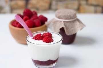 Raspberry yogurt