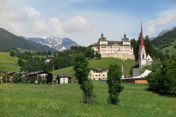 Fototapeta na wymiar Schloss Wolfsthurn, Südtirol