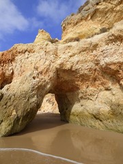 rocher à la plage de tres Irmaos