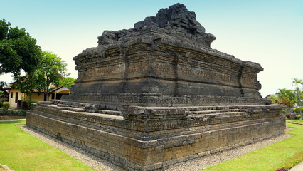 Fototapeta na wymiar alter Jago Tempel bei Malang in Ost-Java stammt aus buddhistischer-hinduistischer Zeit