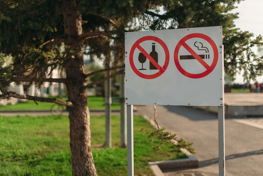 sign "No drinking alcohol", in park