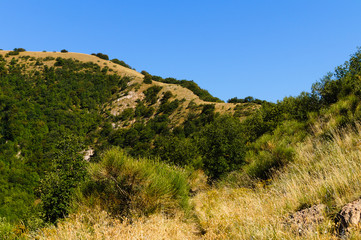 Fototapeta na wymiar Cresta della montagna nel Parco del Cucco