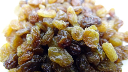 dried white grapes macro