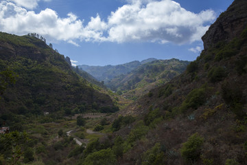 Fototapeta na wymiar Gran Canaria, view along steep valley towards Las Cumbres