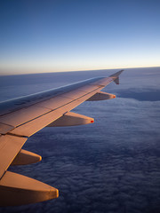 Fototapeta na wymiar 飛行機から見る景色