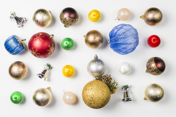 Composition with balls and Christmas decorations.