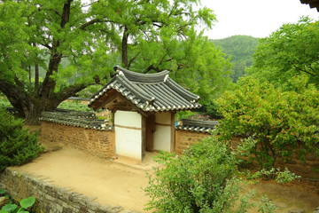 Fototapeta na wymiar Seoseokji historic garden
