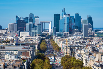 Blick auf die Bürostadt La Defense in Paris, Frankreich