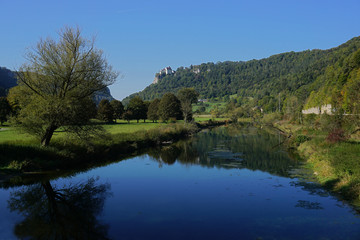 Naturpark Obere Donau bei Beruon-Hausen, Blick zu Schloss Werenwag