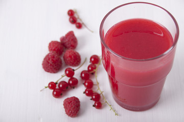 Kissel from raspberry and redcurrant